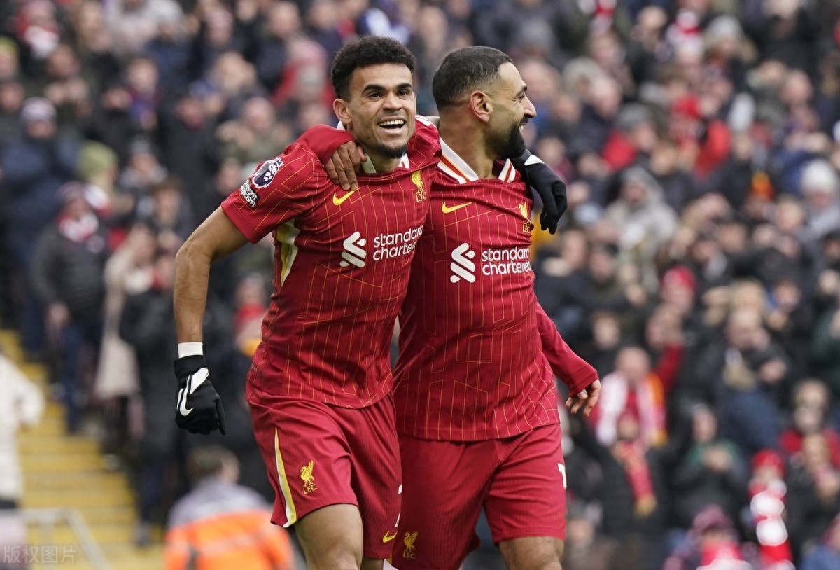 利物浦客场大胜阿斯顿维拉,保持领先 利物浦客场大胜阿斯顿维拉,保持领先