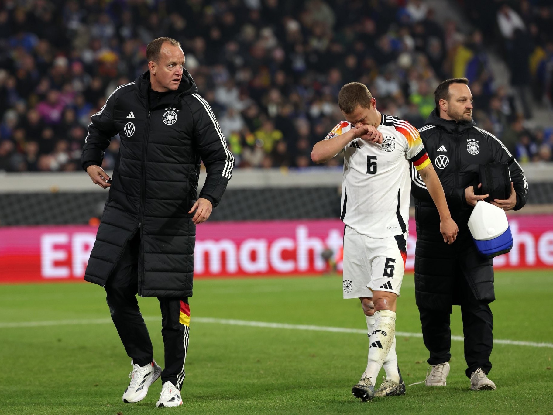 爱游戏tv-包含雷根斯堡队在德国足球联赛中获得一场重要胜利的词条