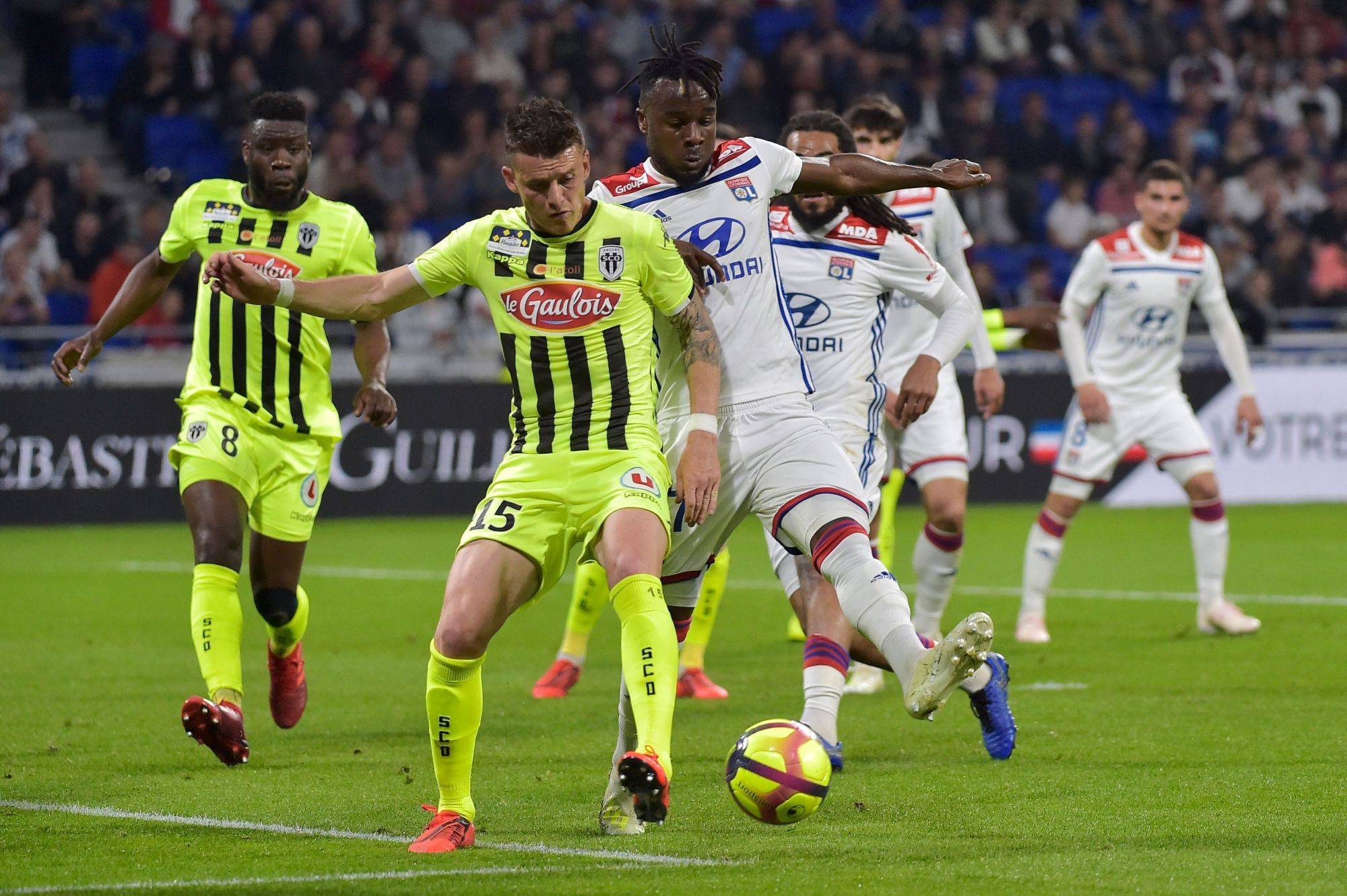 爱游戏tv-包含里昂俱乐部宣布新签约球员，提升球队实力的词条