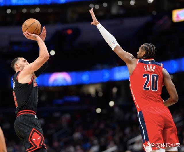 爱游戏娱乐-公牛主场大胜魔术，拉文砍下高分表现出色带队赢球的简单介绍