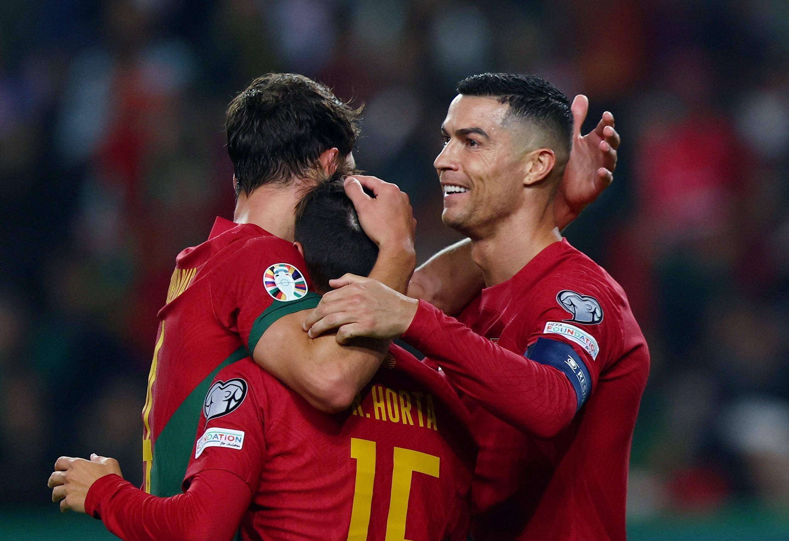 包含欧洲国家队较量激烈,谁将笑到最后?的词条 包含欧洲国家队较量激烈,谁将笑到最后?的词条