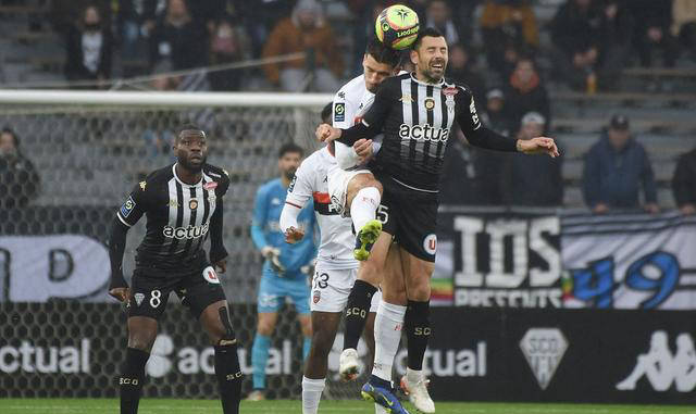 爱游戏体育-包含图卢兹主场失利，球队备战下一场比赛的词条