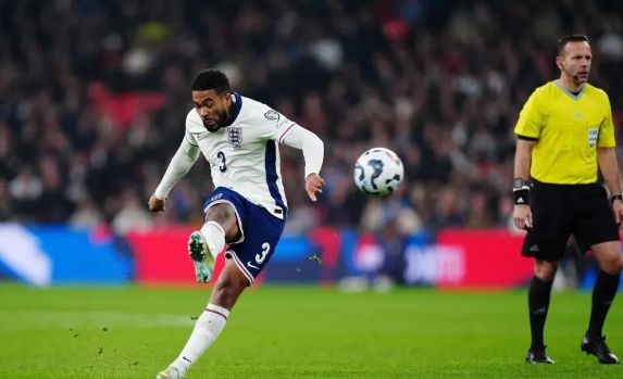 爱游戏在线-包含秘鲁队客场逼平法国队，欧预赛小组混战的词条