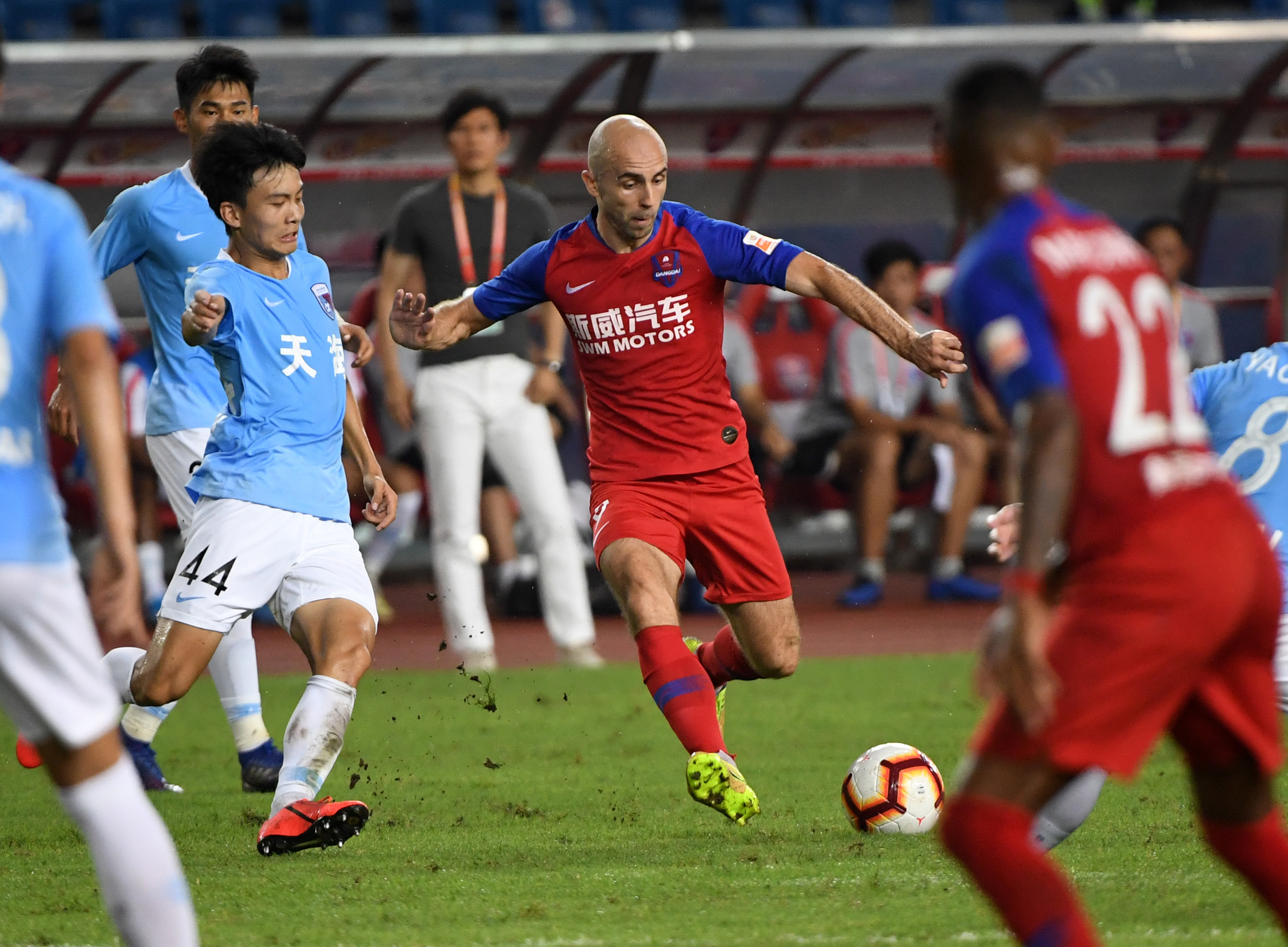 重庆斯威欲胜青岛黄海,全队备战士气高昂的简单介绍 重庆斯威欲胜青岛黄海,全队备战士气高昂的简单介绍