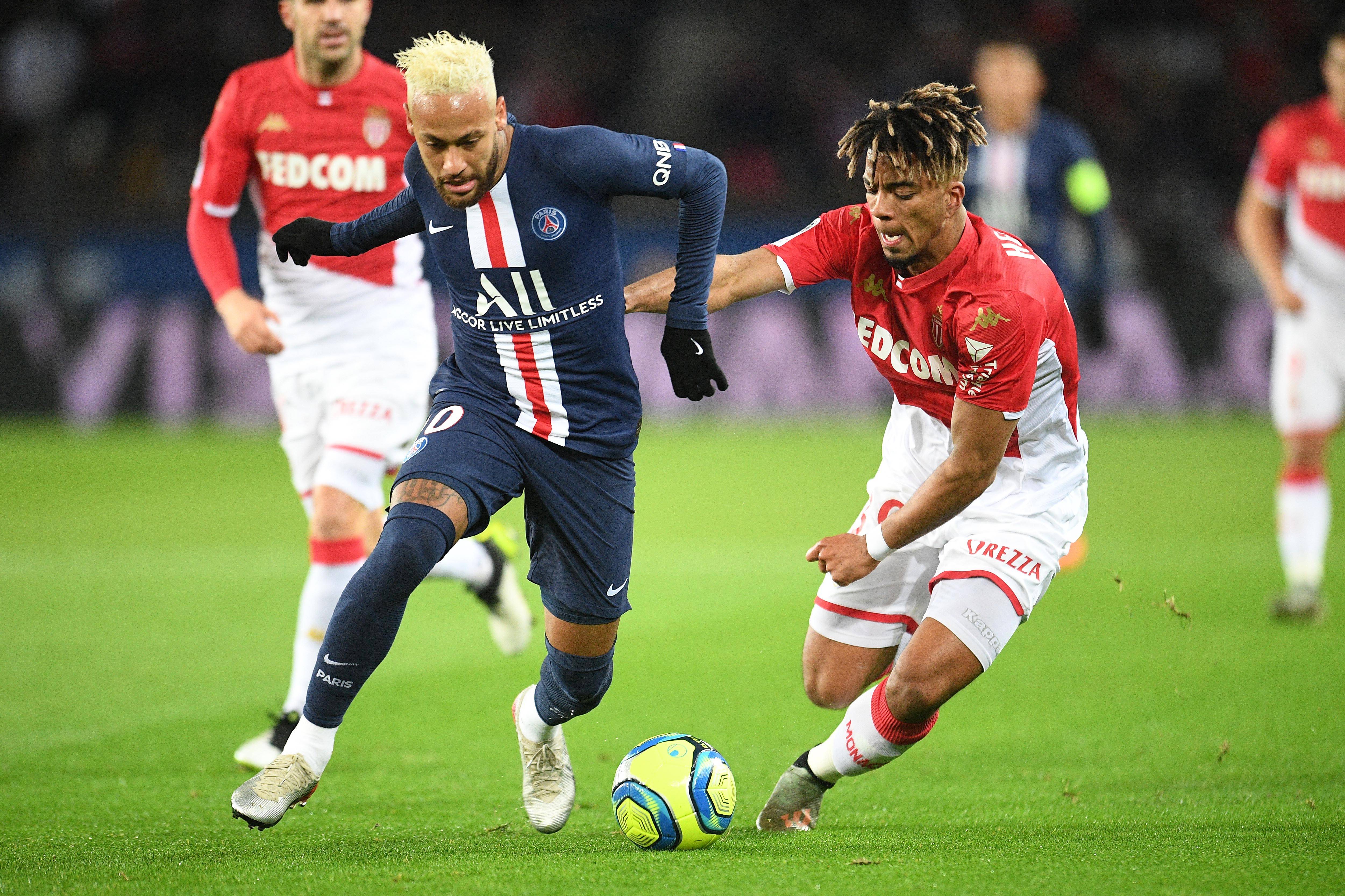 巴黎圣日耳曼主场胜马赛,继续领跑法甲 巴黎圣日耳曼主场胜马赛,继续领跑法甲