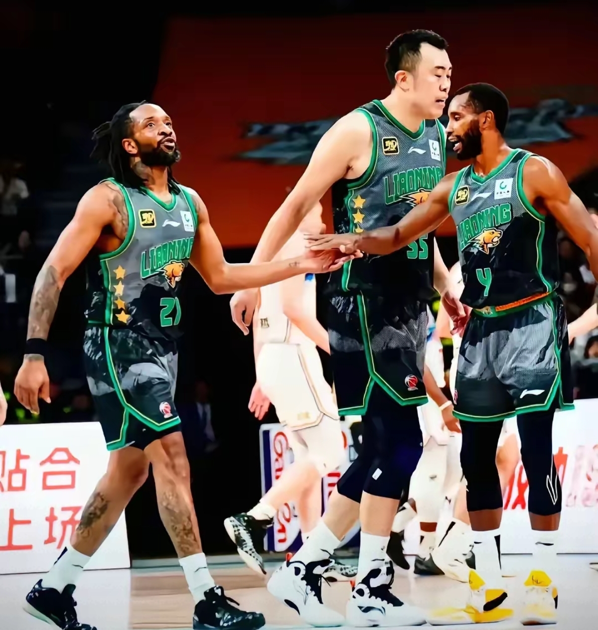 辽宁主场遭遇惨败,告别不败纪录 辽宁主场遭遇惨败,告别不败纪录