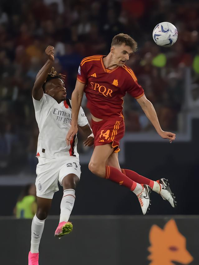 罗马主场不敌那不勒斯,遭遇连败 罗马主场不敌那不勒斯,遭遇连败