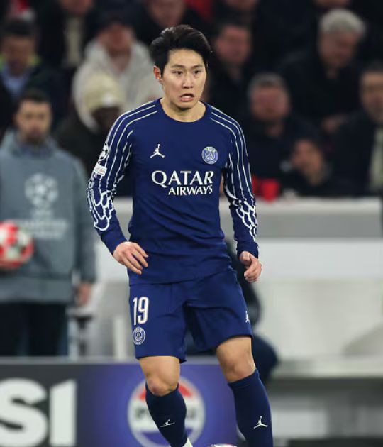 爱游戏下载-包含巴黎圣日耳曼签下青年天才球员，展望未来的词条