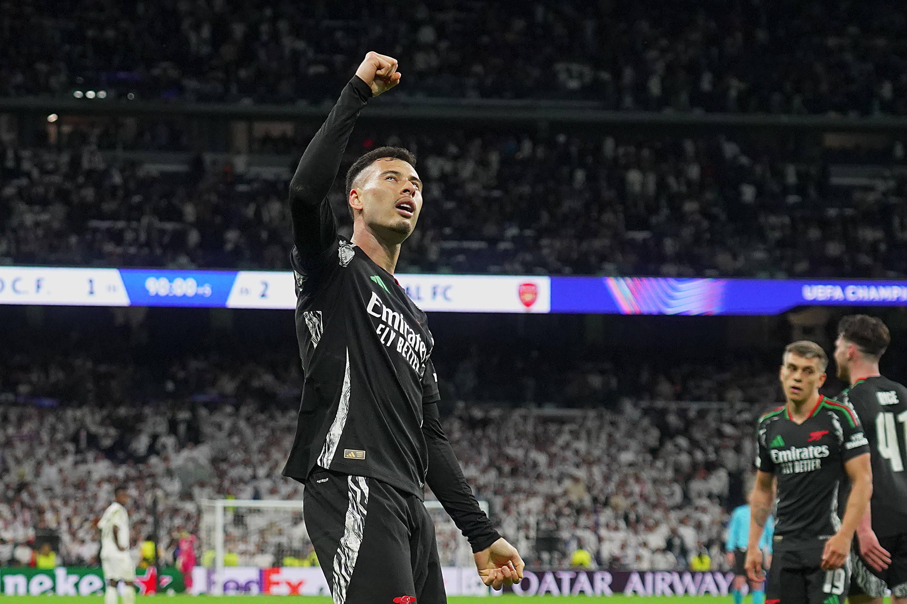 爱游戏APP-阿森纳客场绝杀西汉姆，取得关键三分