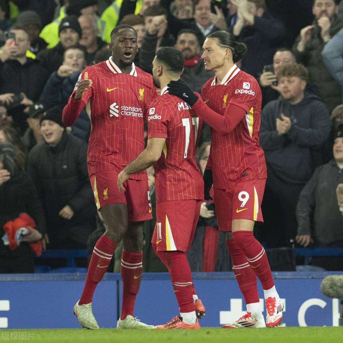 利物浦客场艰难取胜，淘汰赛在望的简单介绍