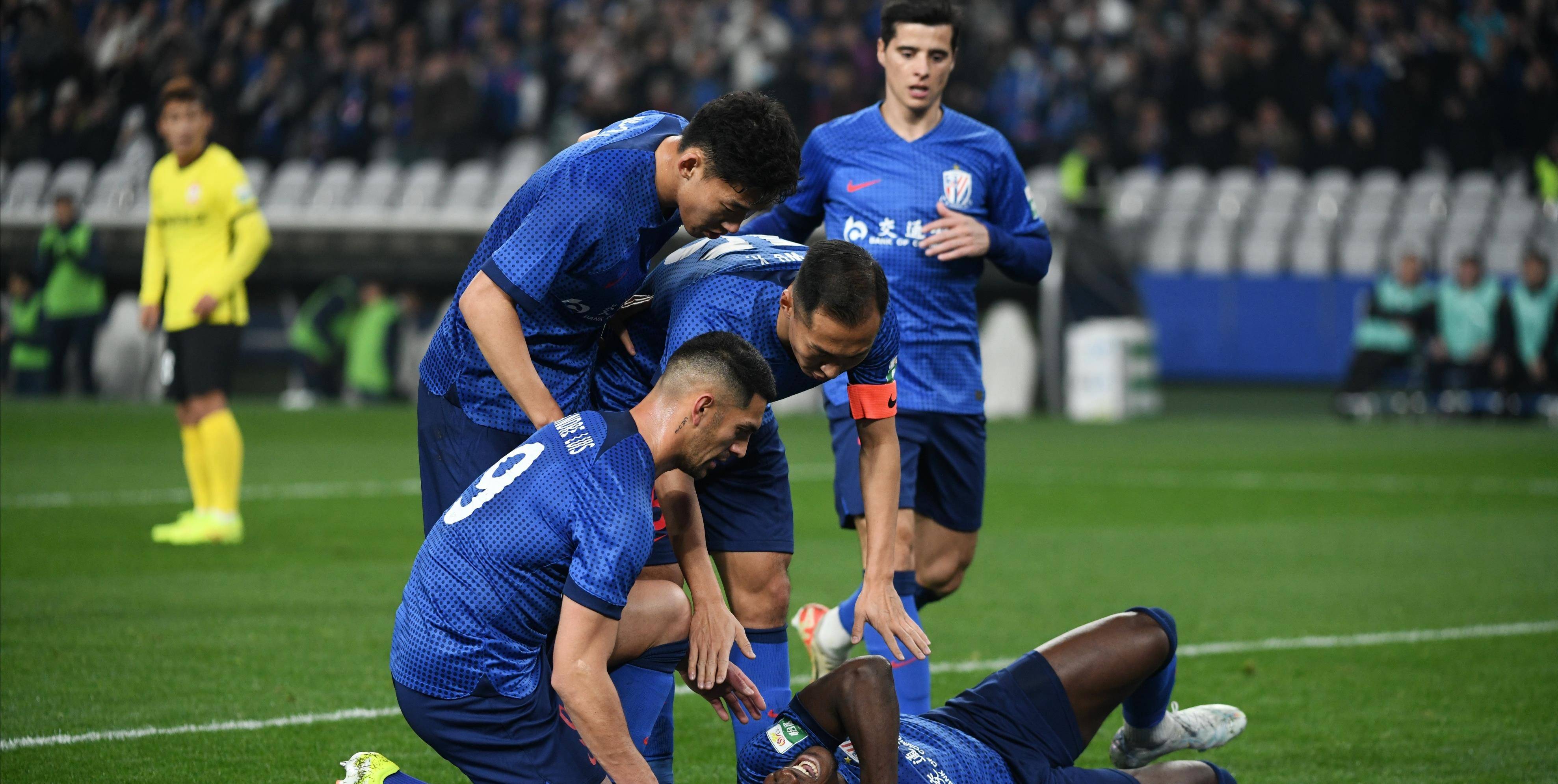 关于飞翼队长领接长传,觅得射门良机的信息 关于飞翼队长领接长传,觅得射门良机的信息