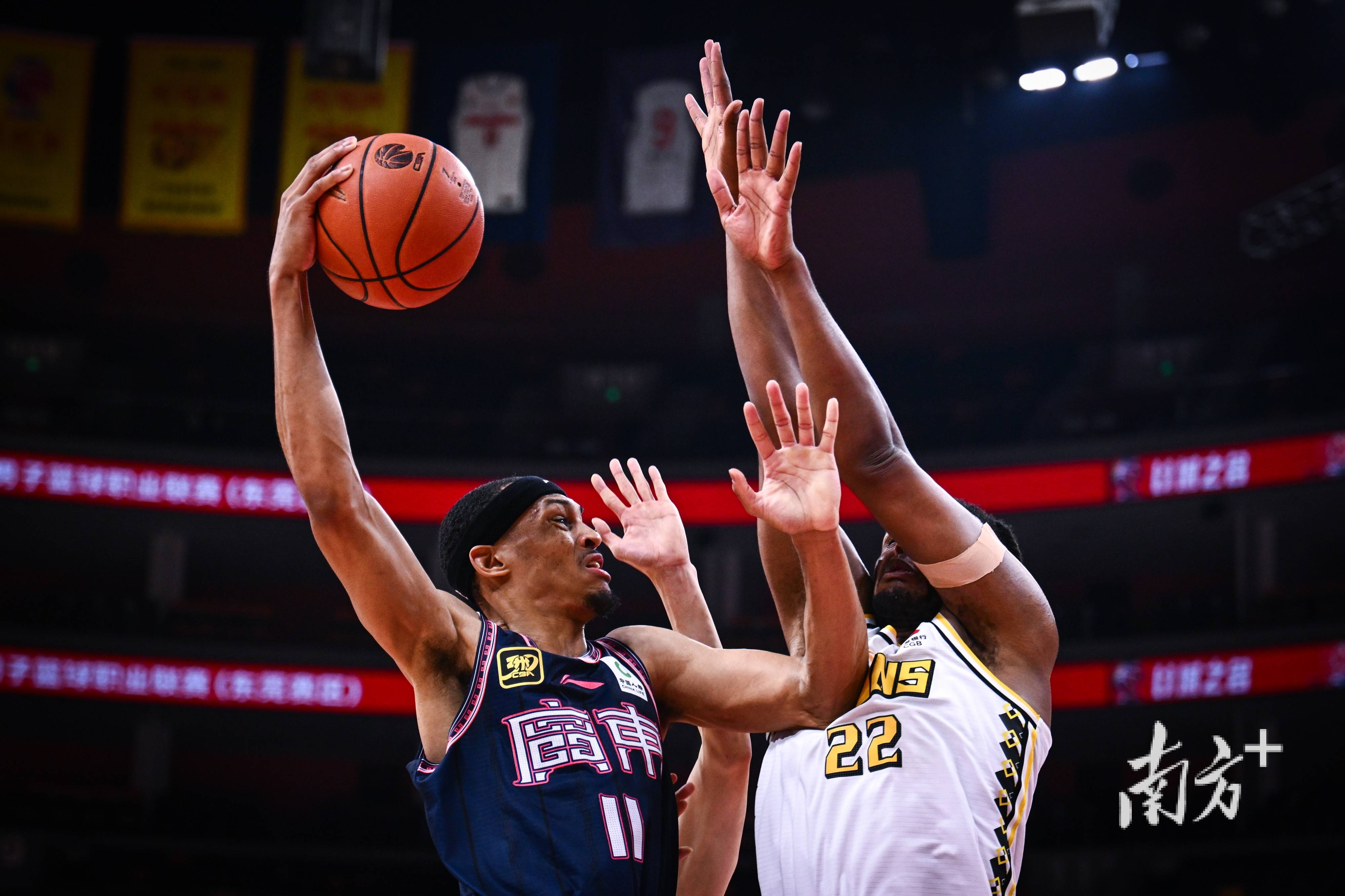 爱游戏体育-包含热火迎战灰熊，主场力克对手取得胜利的词条