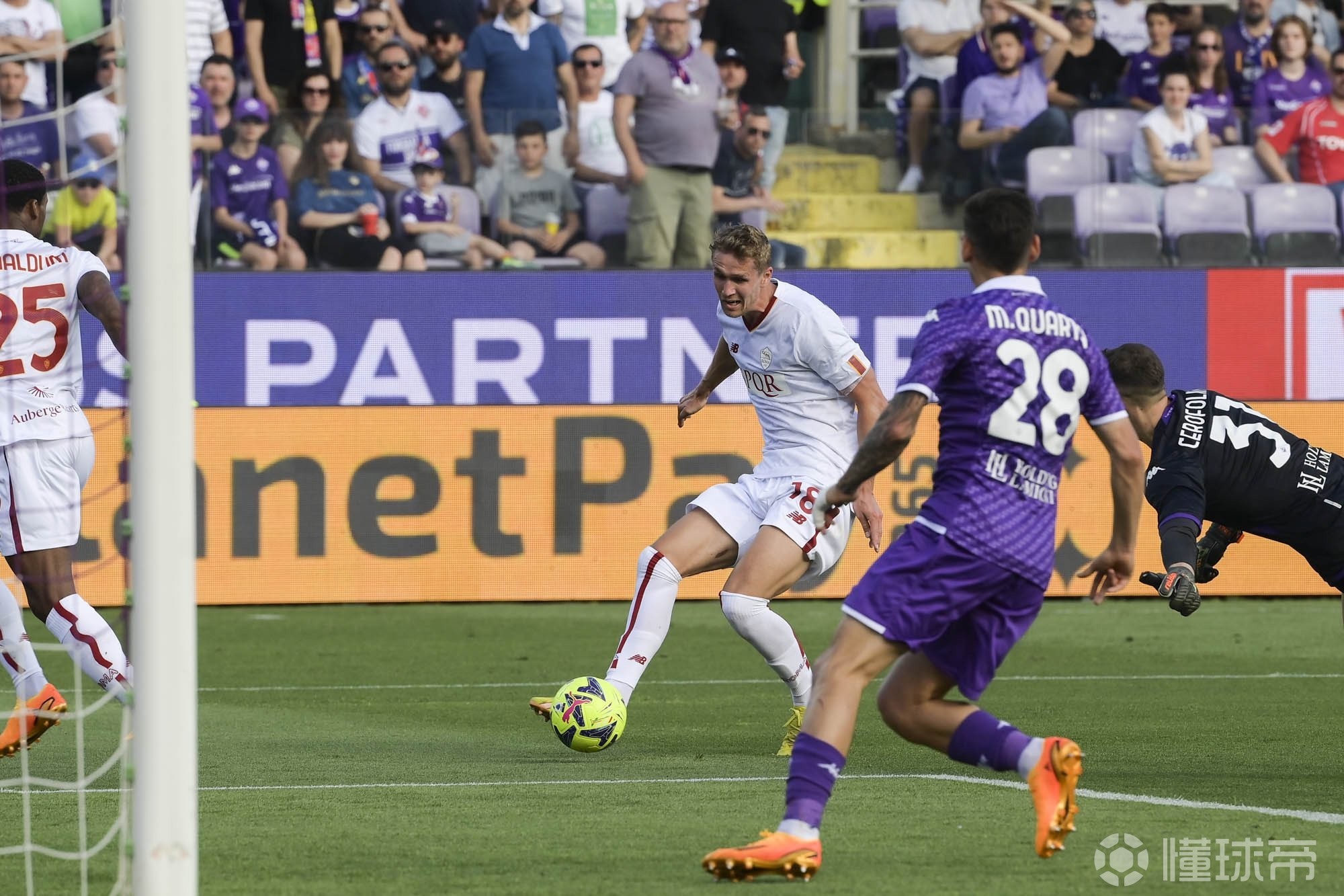 佛罗伦萨客场翻盘,继续追逐欧联资格 佛罗伦萨客场翻盘,继续追逐欧联资格