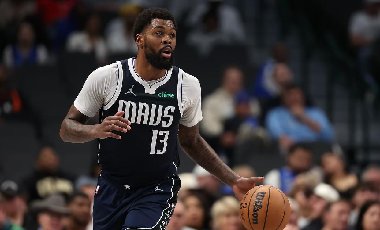 关于独行侠客场轻取活塞,取得关键胜利的信息 关于独行侠客场轻取活塞,取得关键胜利的信息