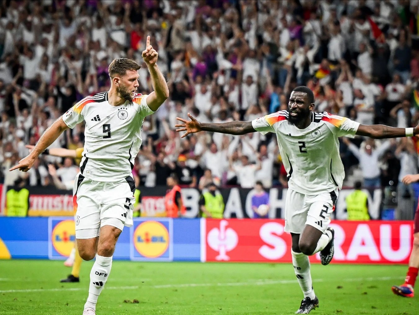 爱游戏官网-德国队在比赛中表现出色，晋级无忧