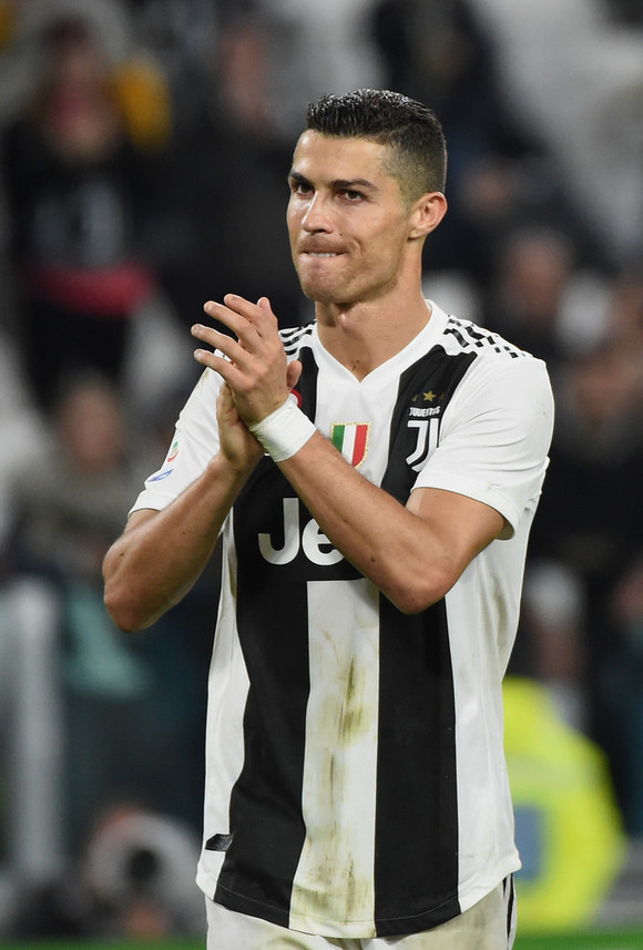 关于意甲:尤文2-0胜卡利亚里,C罗2次破门结束荒漠期的信息 关于意甲:尤文2-0胜卡利亚里,C罗2次破门结束荒漠期的信息