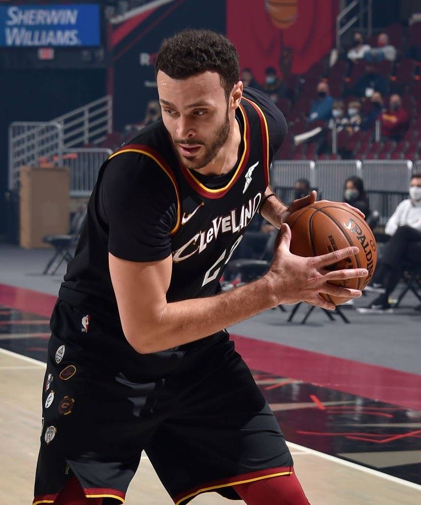 爱游戏tv-关于骑士前锋强势反击，防守能力表现出色帮助球队获胜！的信息