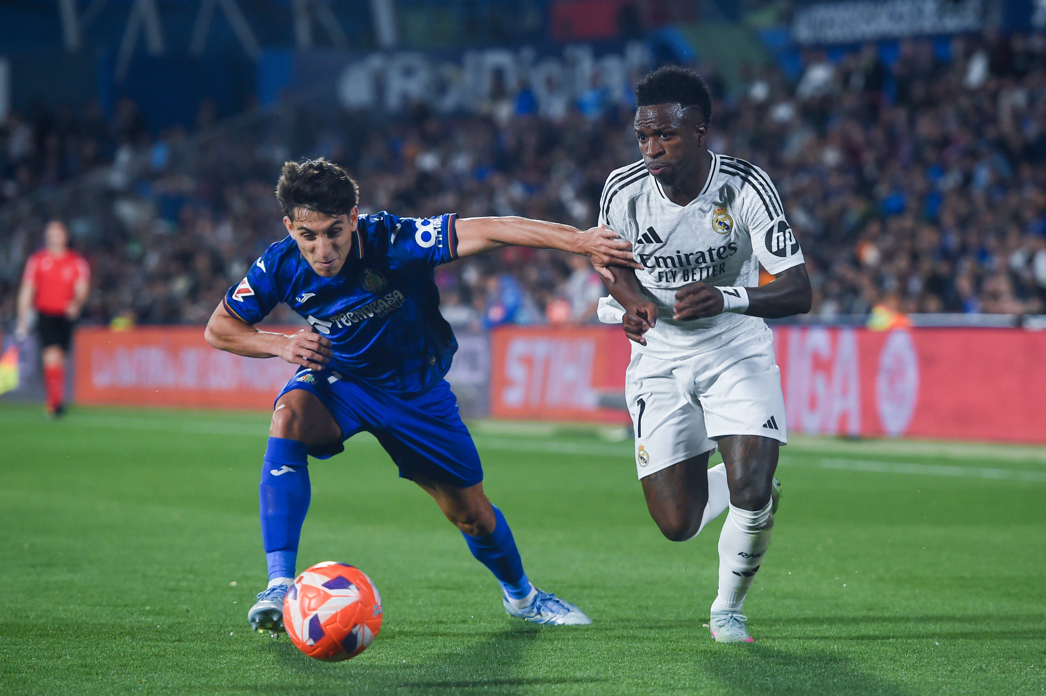 爱游戏在线-包含赫塔菲客场战平，保持佳绩状态的词条