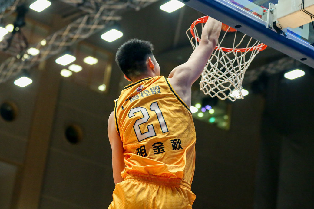 爱游戏APP-沙托鲁球员发挥出色，球队士气高昂的简单介绍