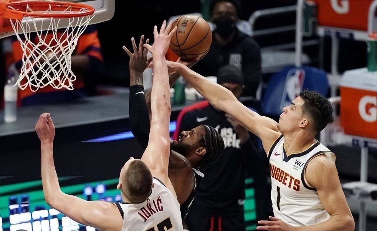 爱游戏-掘金战胜快船，约基奇砍下三双