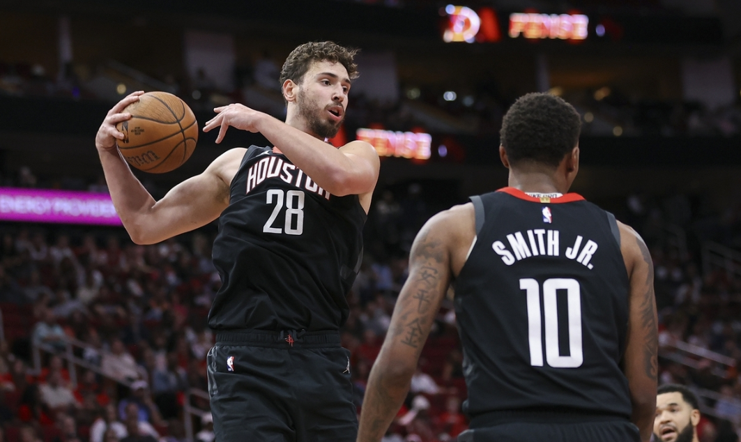 爱游戏入口-火箭击败快船，哈登三双表现抢眼