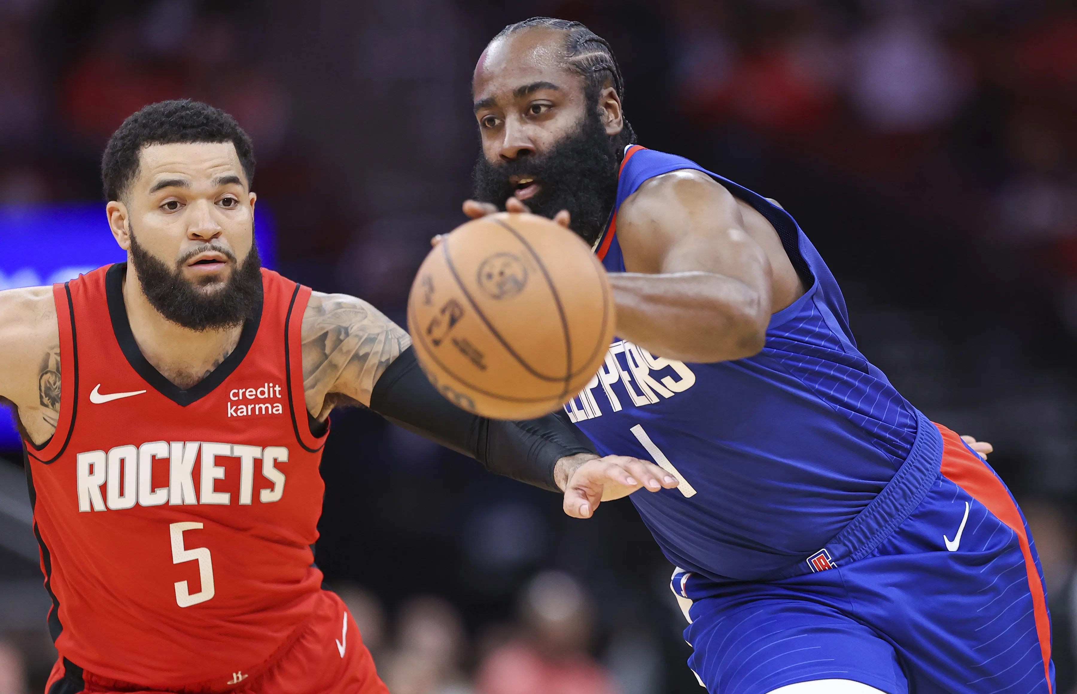 火箭击败快船，哈登三双表现抢眼