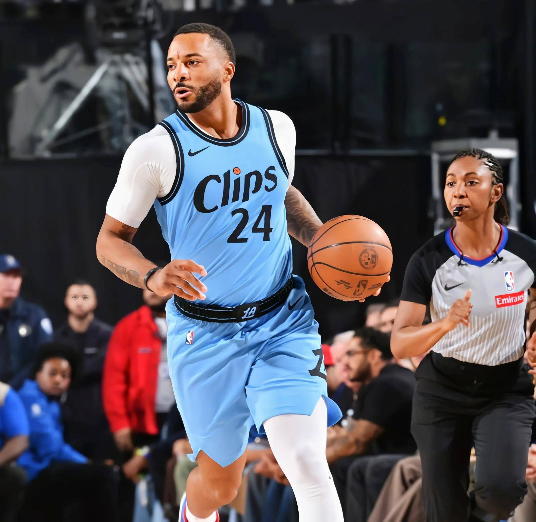 爱游戏下载-爵士主场大胜快船，上升至第三