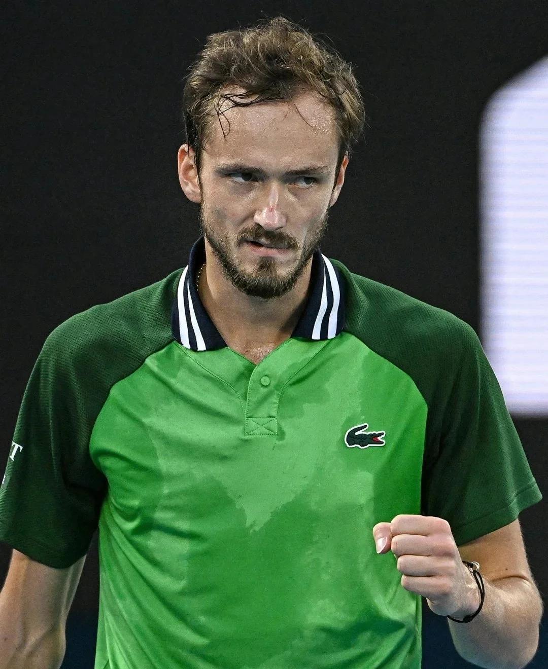 关于意大利网球队轻取澳大利亚网球队,梅德韦杰夫关键制胜的信息 关于意大利网球队轻取澳大利亚网球队,梅德韦杰夫关键制胜的信息