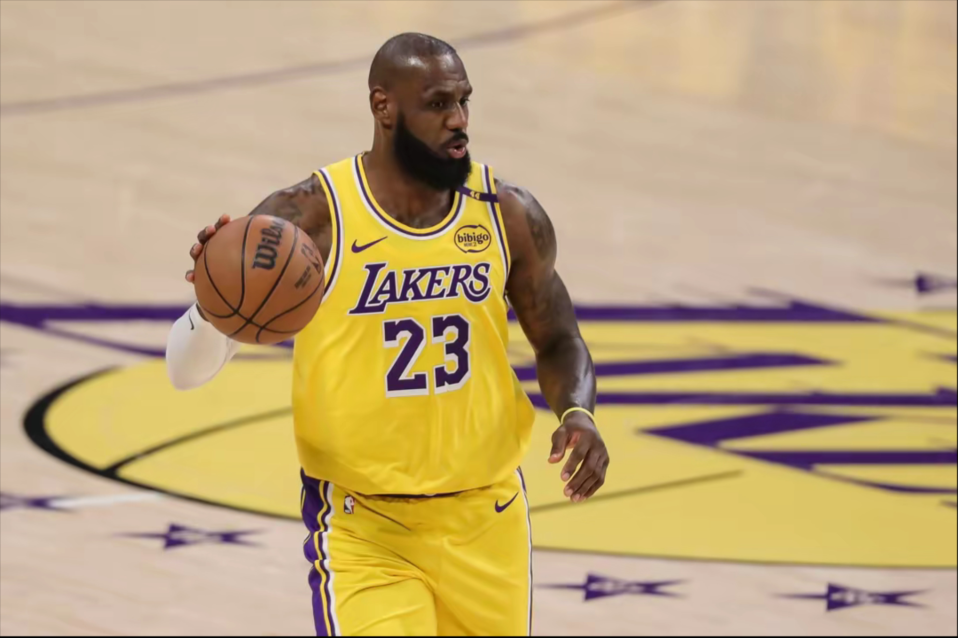 詹皇三双成就!湖人击败勇士大胜 詹皇三双成就!湖人击败勇士大胜